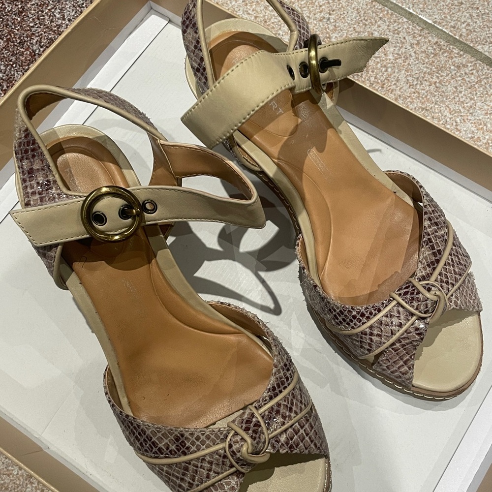 Rockport Beige and Brown Sandal Heels - women size 6